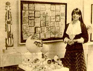 Caroline Haenggi and exhibits for "The Nude at 21" exhibition in 1983
