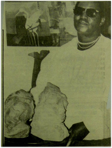 The sculptor Ben Macala in 1989 with Woman Praying and Leaning Head (img  Northcliff Melville Times 22nd Aug 1989)
