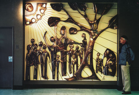 Michael Fleischer and his mural at the Johannesburg General Hospital